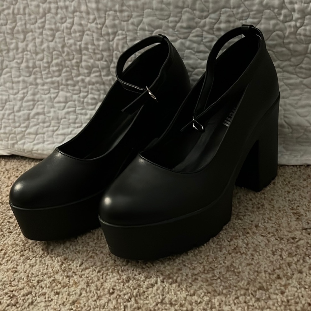 I bought these from shein for 40 dollars they have never been worn out the house